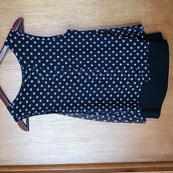 GREEN ENVELOPE TOP SIZE SMALL BLACK & WHITE TWO LAYER SLEEVELESS POLKA DOT - Picture 3 of 5